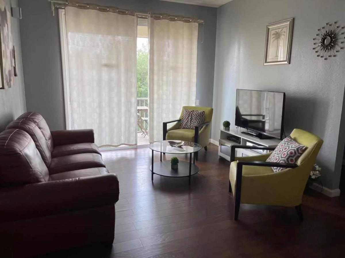 Resort-Style Condo Near Disney World 키시미 외부 사진